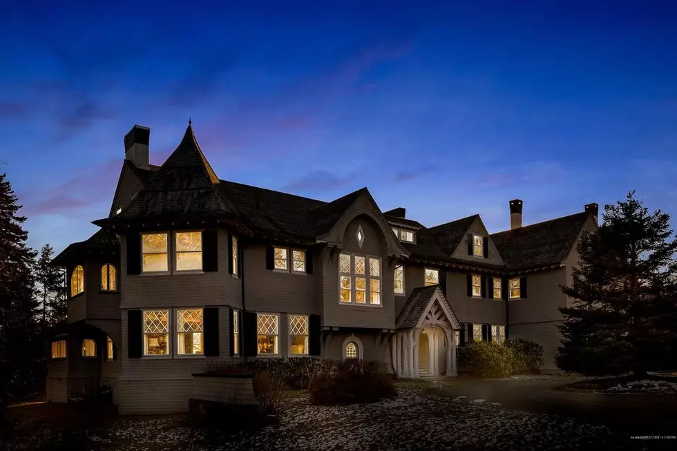 Take a Peek at John Travolta&#8217;s House in Maine. Selling for $5 million