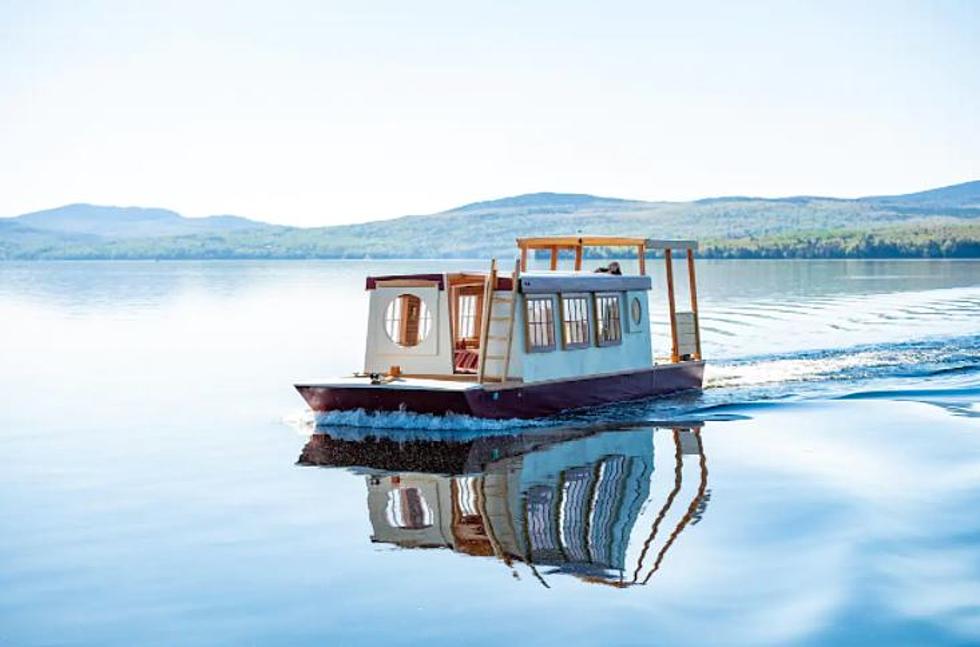 Rent this Quaint and Quirky Houseboat in Maine on Airbnb and Soak up the Last Weeks of Summer