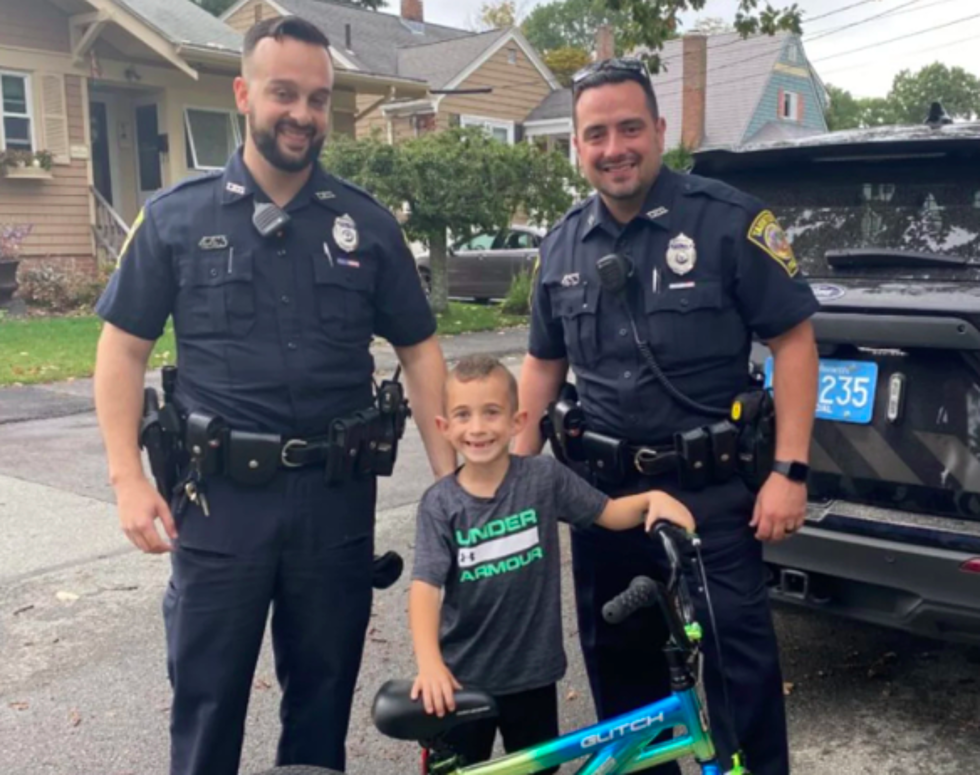 Two Massachusetts Police Officers Make National News With Act of Kindness