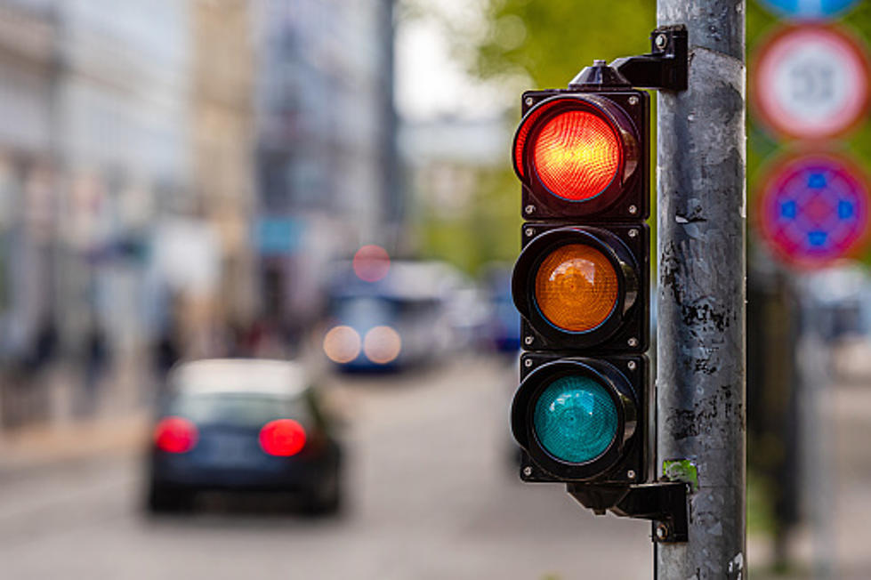 Is This Traffic Light in Rochester, New Hampshire, Still Wonky? 