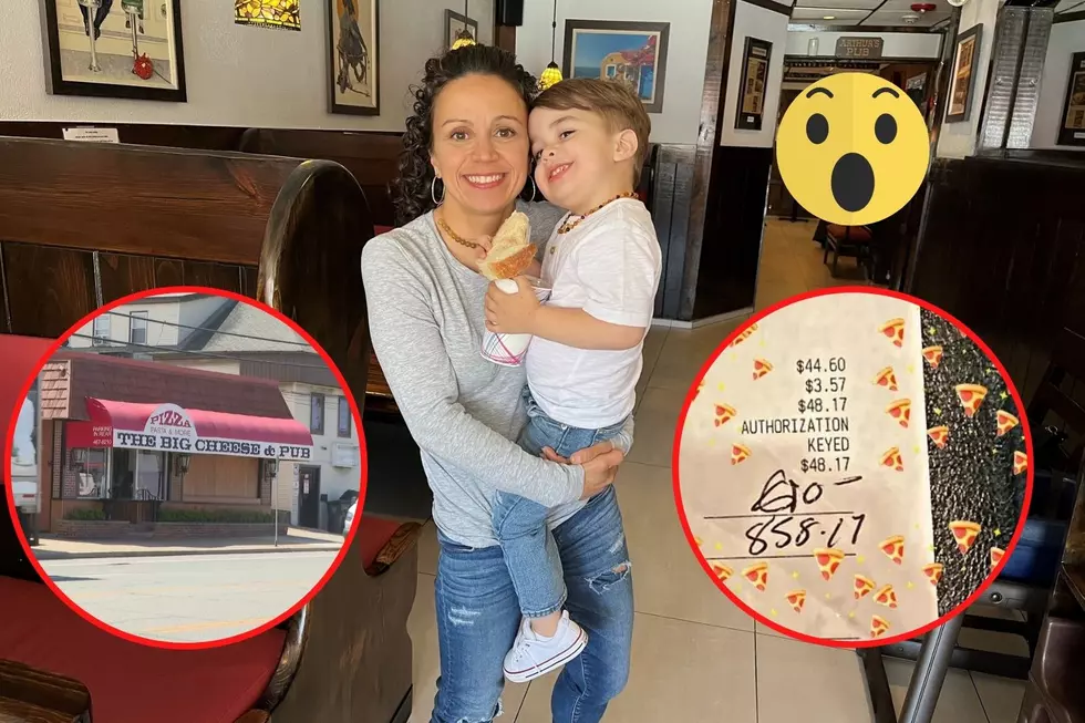 New England Single Mom is Speechless After Receiving Gigantic Tip at Her Waitressing Job