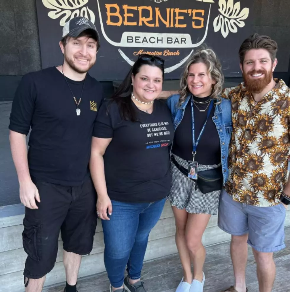 Selfless Act at Bernie&#8217;s Beach Bar in Hampton, New Hampshire, Will Warm Your Heart