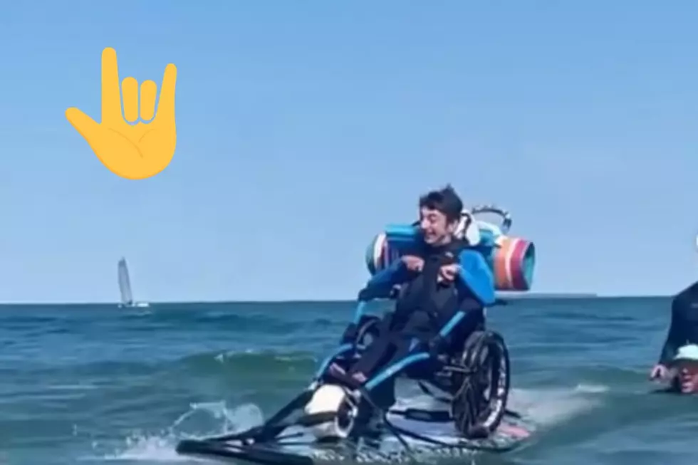 Man Shredding on Wheelchair Surf Board in Rye, New Hampshire, is All Kinds of Inspiring
