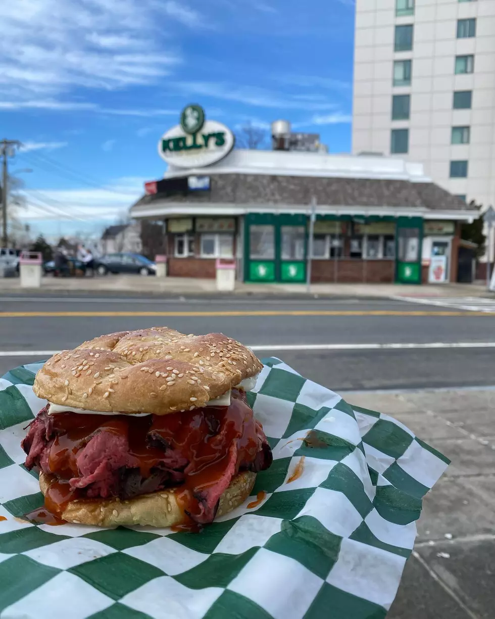Inventor of the Roast Beef Sandwich, Kelly&#8217;s Roast Beef, Opens First Ever Shop in New Hampshire