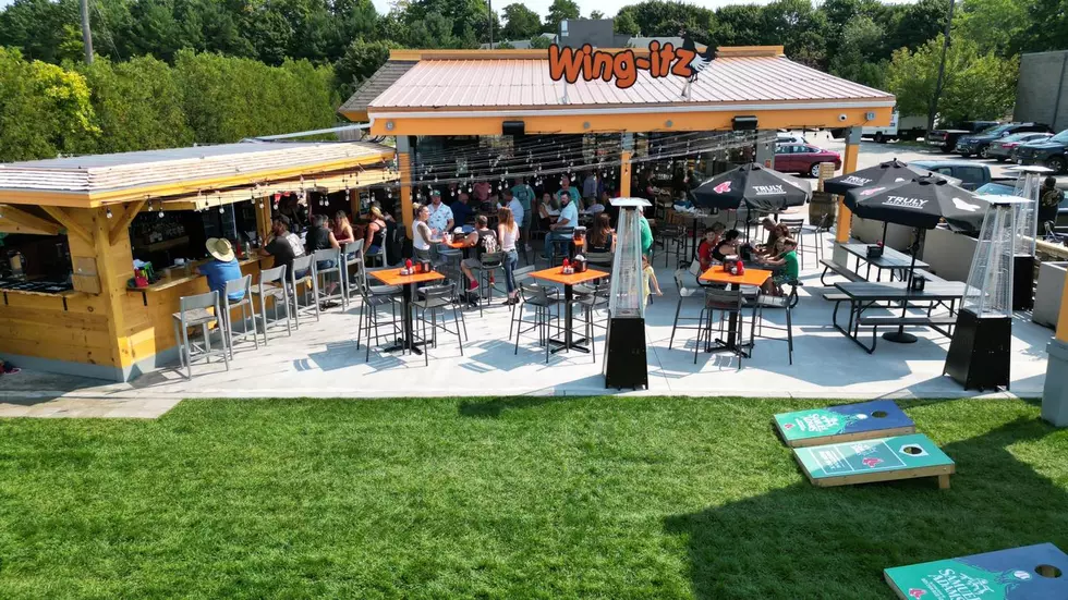 Wing-Itz Debuts Splendid New Outdoor Patio in Hampton, New Hampshire