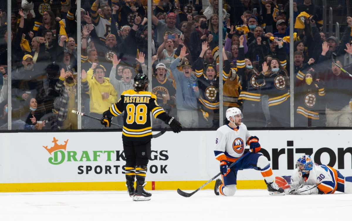 David Pastrnak scores 50th goal, making Bruins' history 