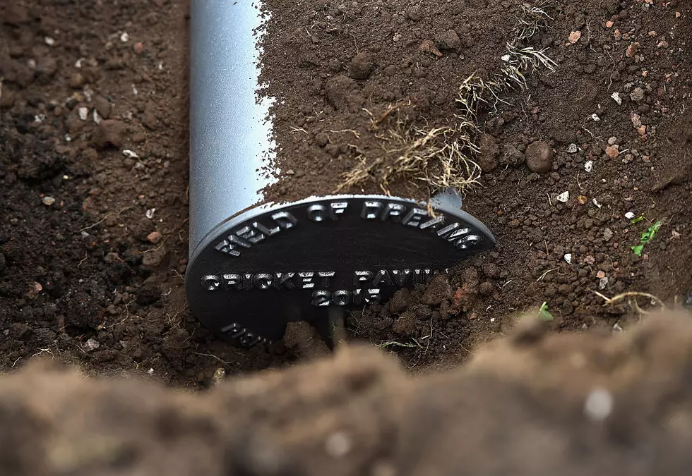 New Hampshire Couple Search for Time Capsule Placed 25 Years Ago