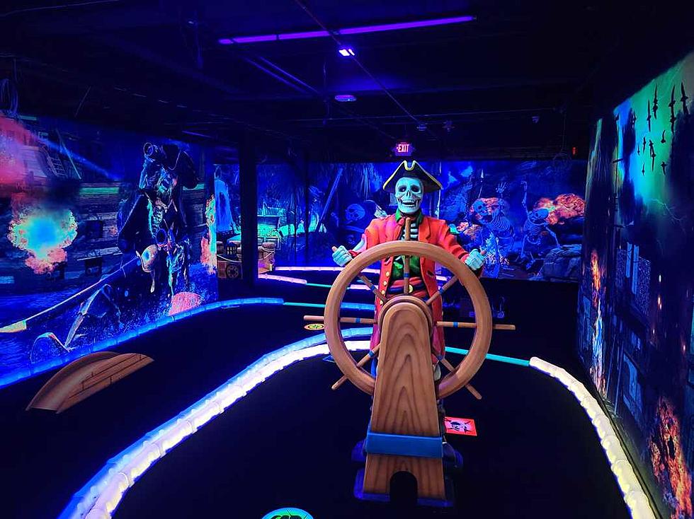 There's a Pirate-Themed Blacklight Indoor Mini Golf Course in NH 