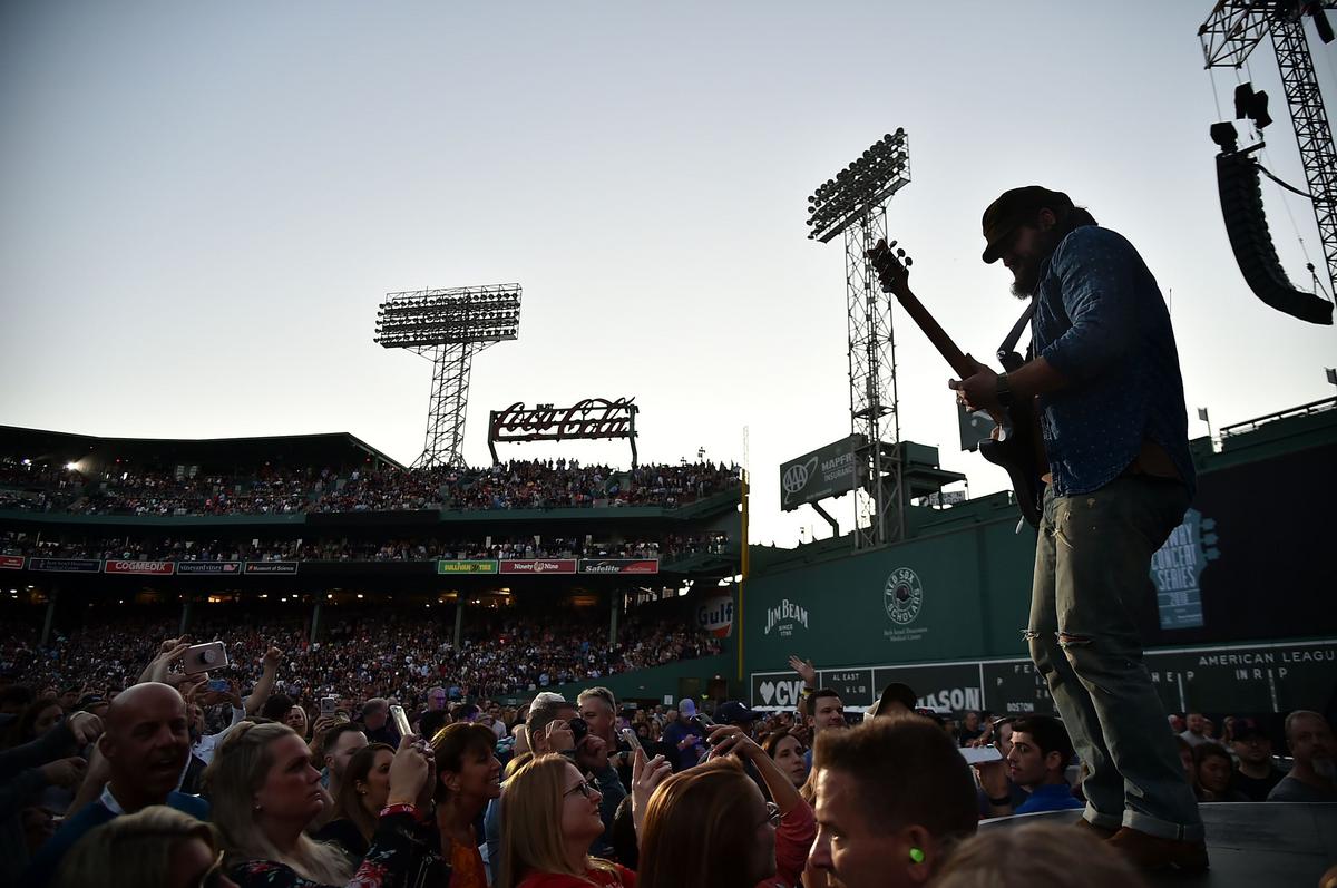 10 things You Need to Know About Fenway Concerts in Boston, MA