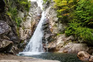 These beautiful NH waterfalls don't require a major hike.