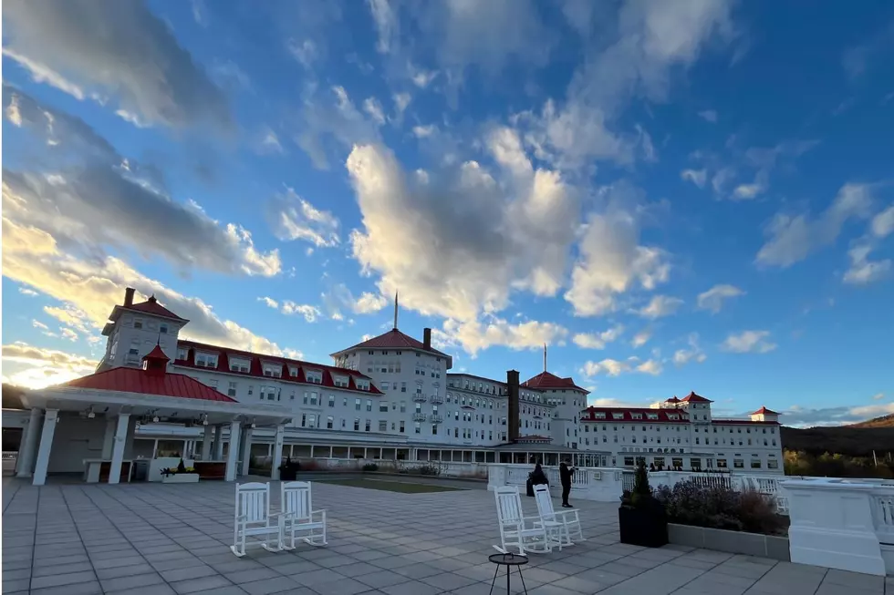 This Historic New Hampshire Hotel Is The Perfect Day Trip With Your Besties