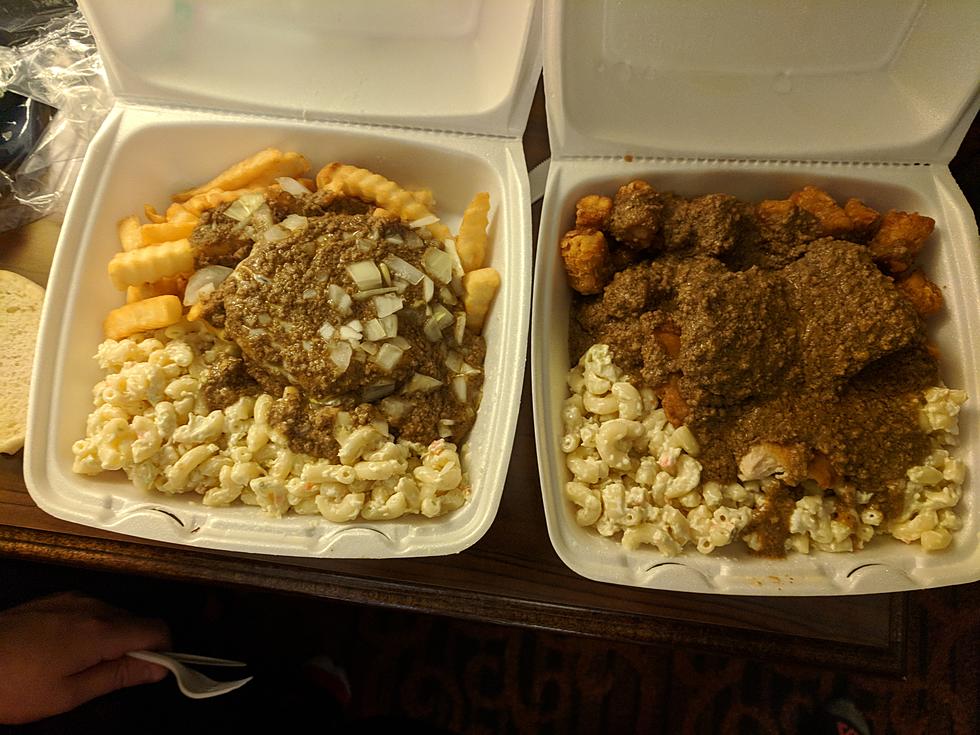 Group Of People Jump From Car, Steal New York Man’s ‘Garbage Plate’