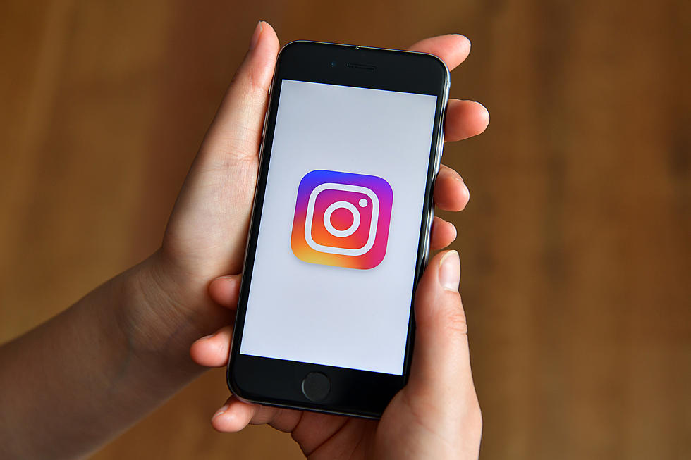 Instagram Goes Down on Thanksgiving, Forcing Us to Socialize With Our Families