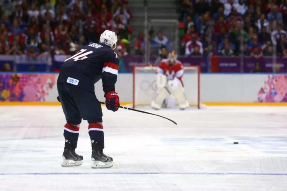 College Hockey Player Drinks Beer on Ice, Gets Tossed [VIDEO]