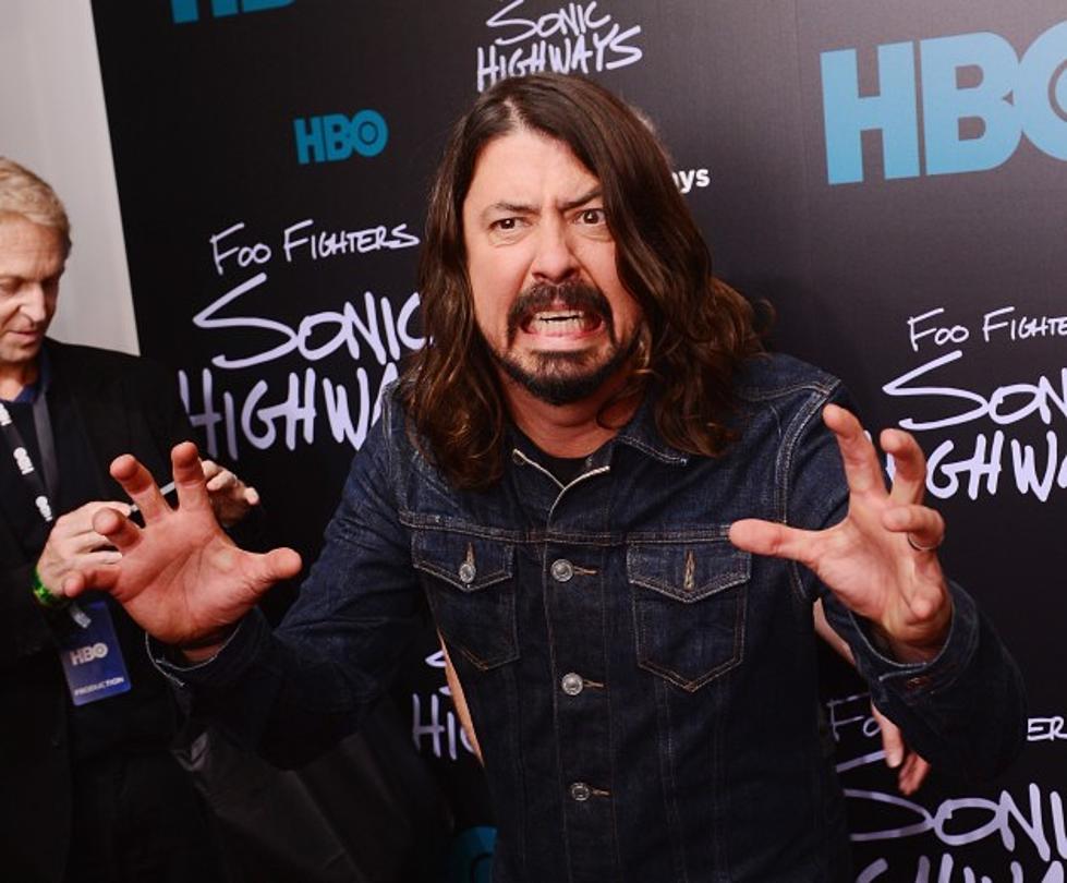 Dave Grohl Breaks Leg During Concert, Manages to Finish The Show