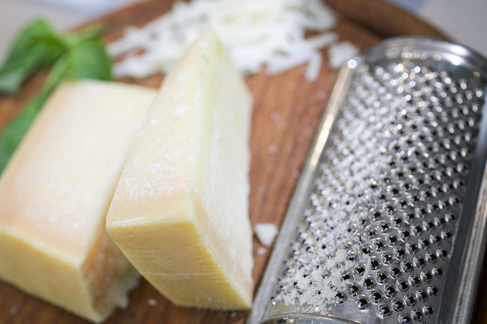 Florida Woman Goes Nuts Over Parmesan Cheese on Garlic Knots