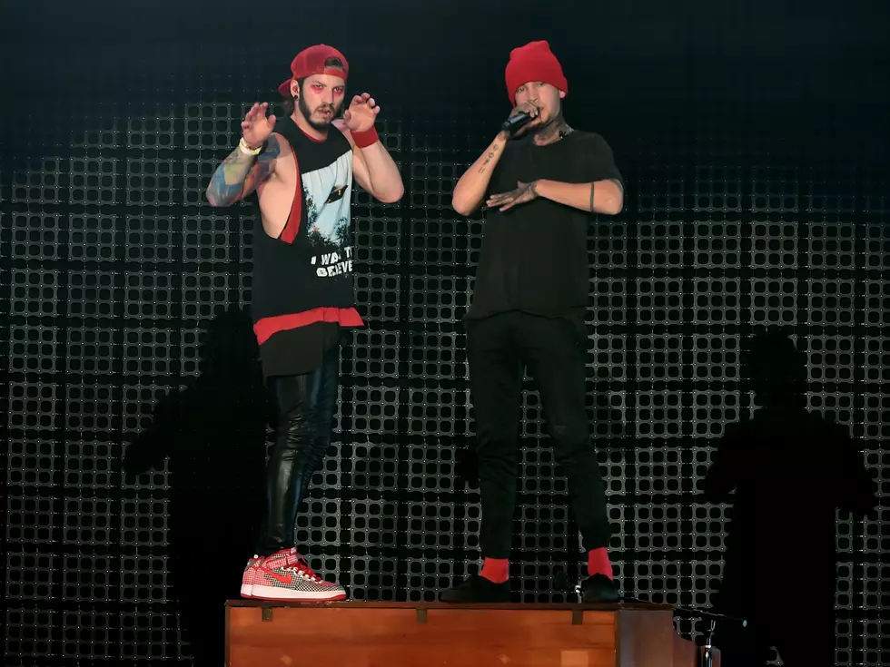 Twenty One Pilots Back At Number One On Buzzcuts