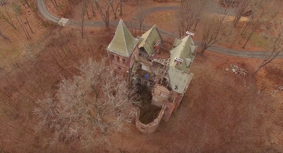 Abandoned Hudson Valley Mansion Up For Auction