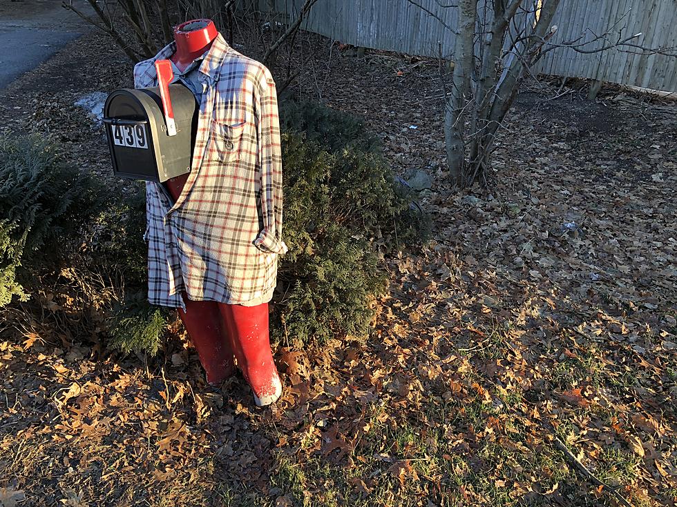 Ever Wonder About This Hudson Valley Mannequin Mailbox?