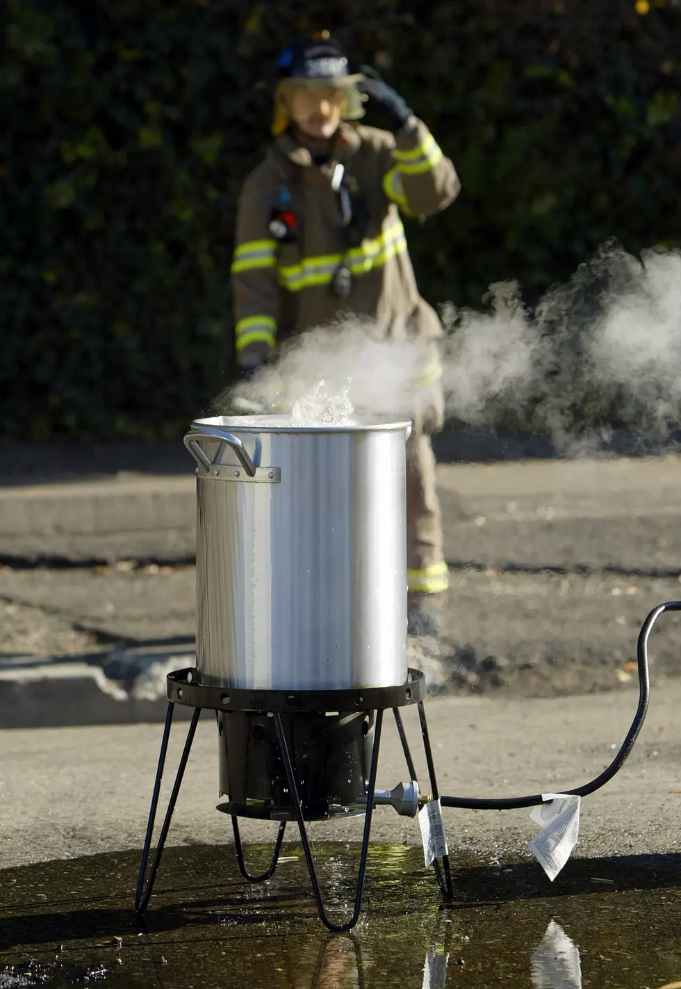 Tips For Deep-Frying Your Turkey. (Spoiler Alert: Turns Out Tasty)