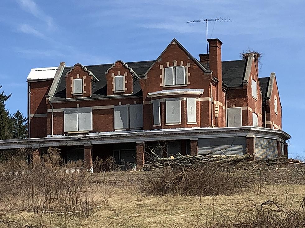 Landmark Director’s House At Hudson Heritage Up For Sale