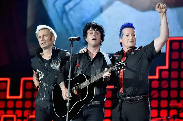Green Day Reclaims #1 Buzzcut