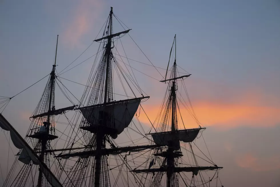 Christopher Columbus Replica Ship Gets Trapped in NY