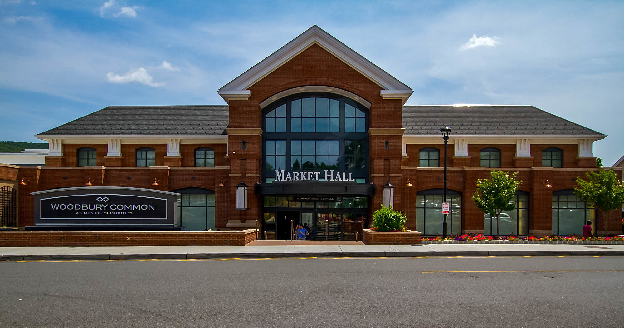 Where to eat near Woodbury Commons outlet mall
