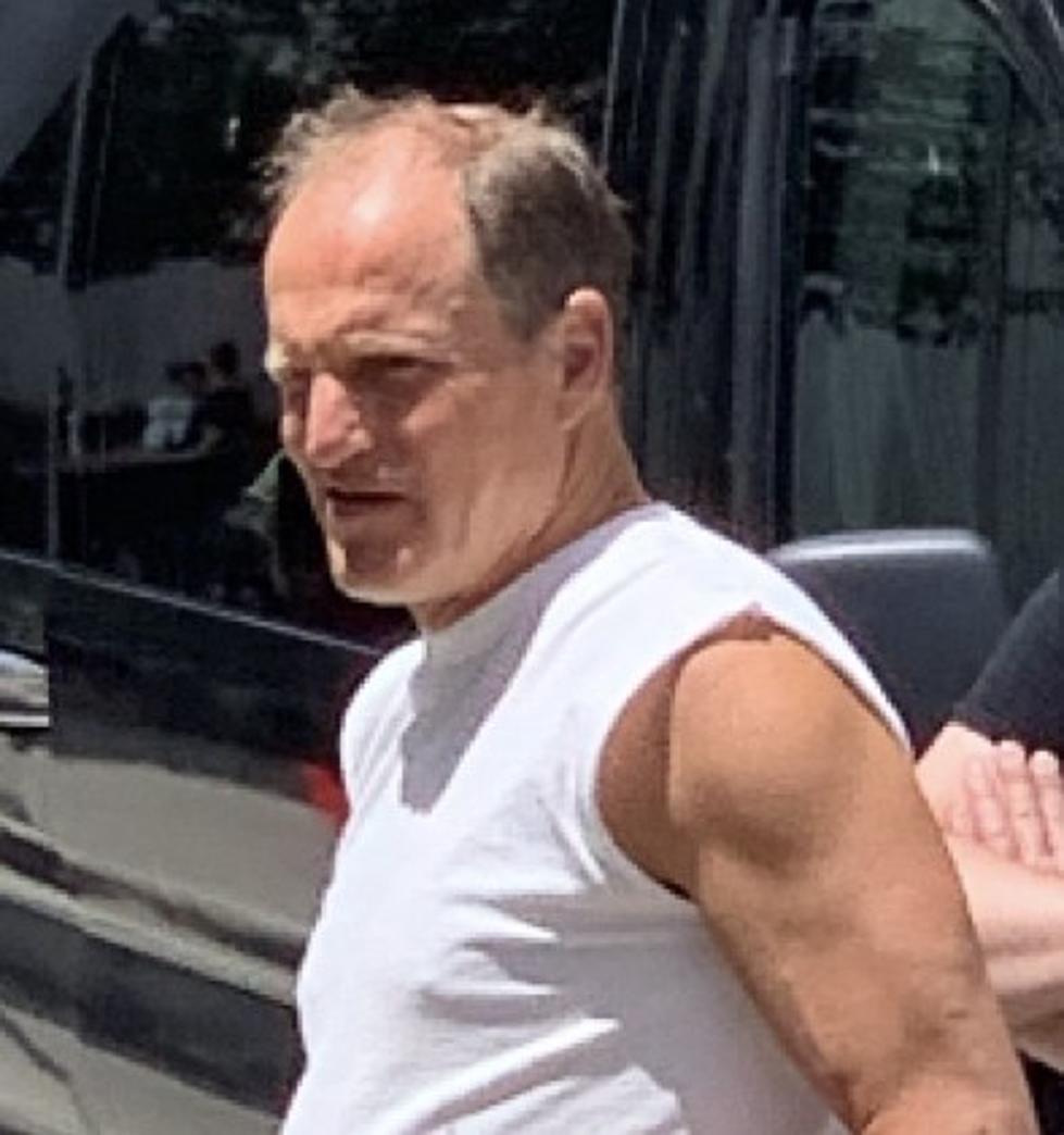 Woody Harrelson&#8217;s Response to Albany Resident&#8217;s Enthusiastic Shout Was Priceless