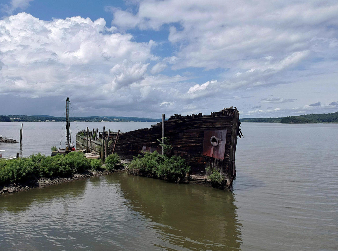 The Wreck of the Point Comfort on Esopus Island - Hudson River Maritime  Museum