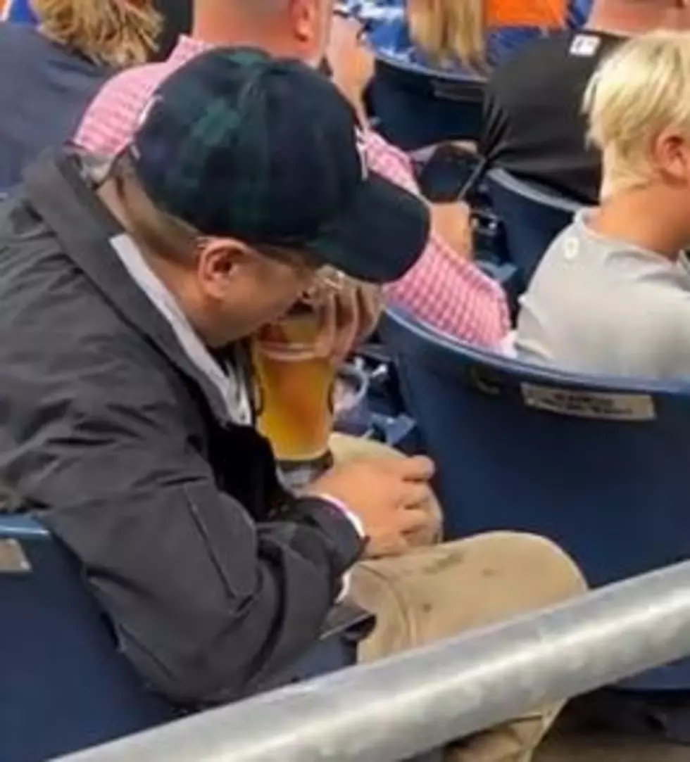 Yankee Fan Caught Sucking Beer Through Hotdog &#038; People Are Livid