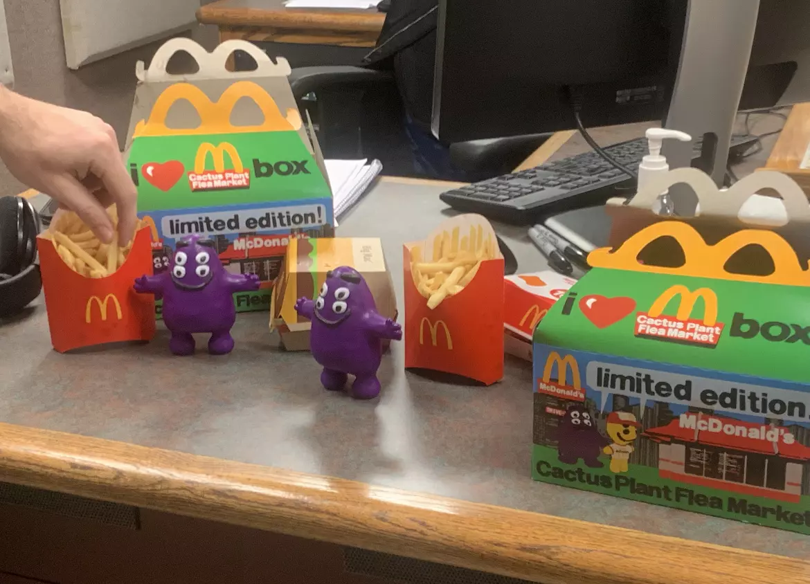I tried the McDonald's adult Happy Meal so you don't have to. Here's my  review. 