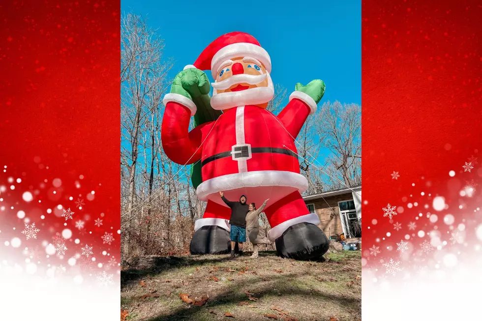 40-Foot Santa to Tower Over One Hudson Valley Christmas Display