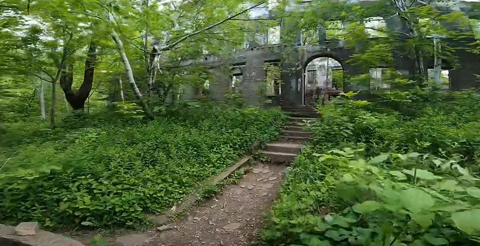 Caminata en Catskills, Nueva York conduce a las ruinas de un hotel en problemas