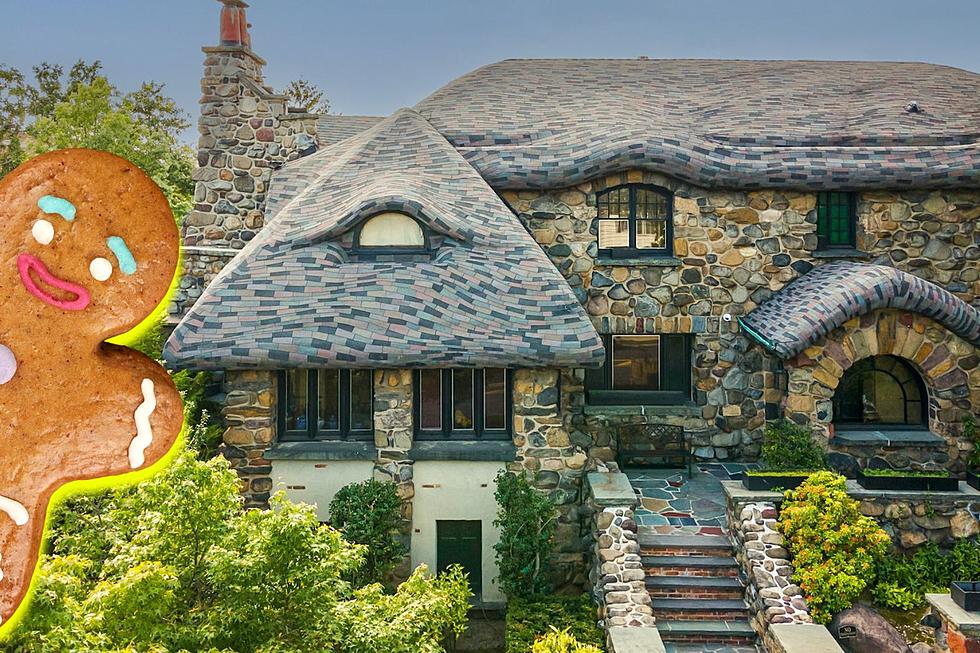 PHOTOS: New York’s Famous ‘Gingerbread House’ For Sale Again