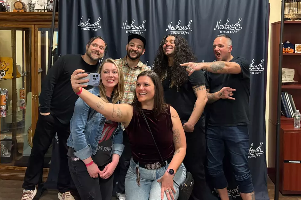 Coheed and Cambria kept the energy up even after the show was over (TSM Poughkeepsie)