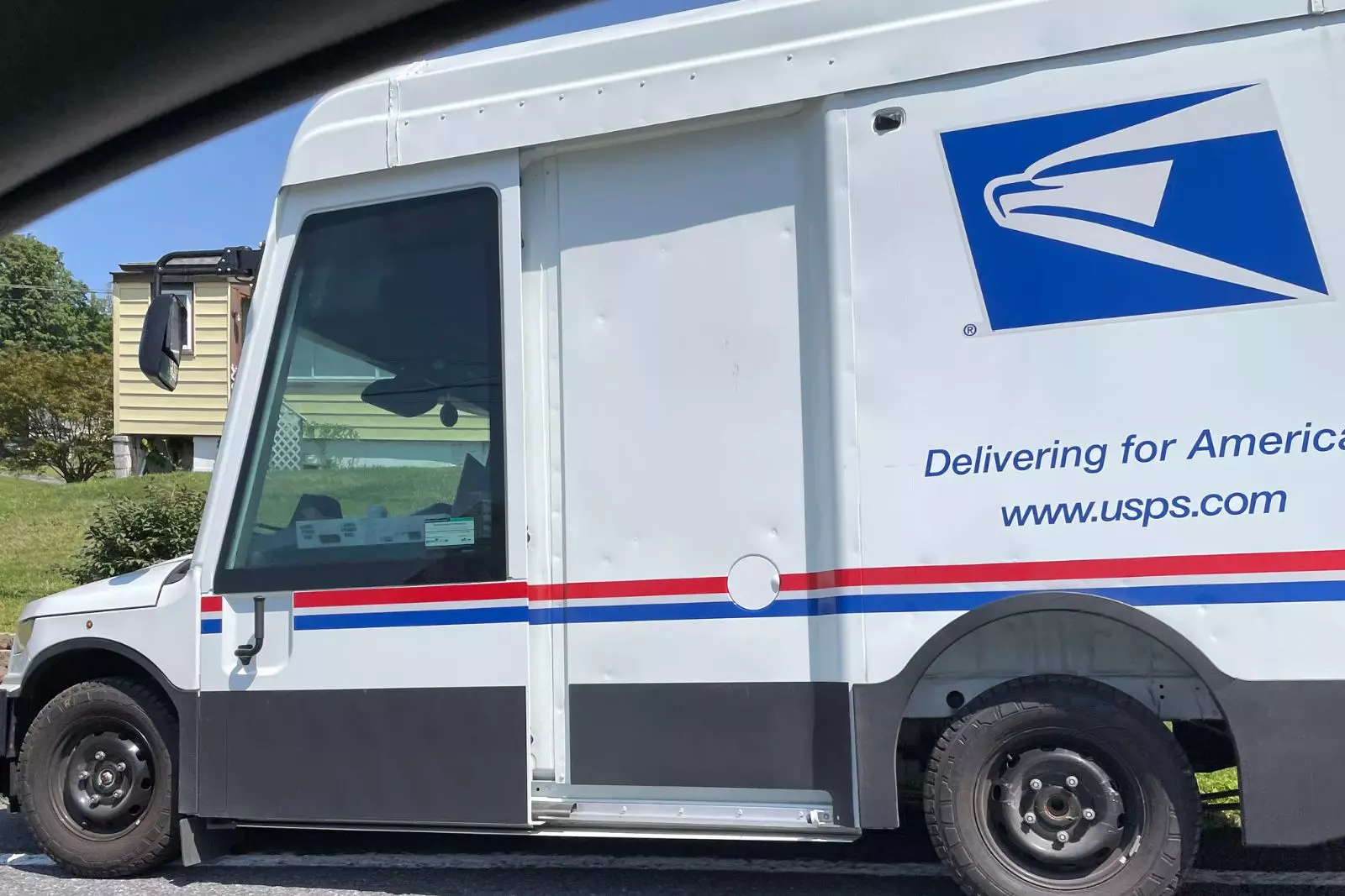 Brand New Postal Trucks Have Arrived Early in New York, image size:1600x1067