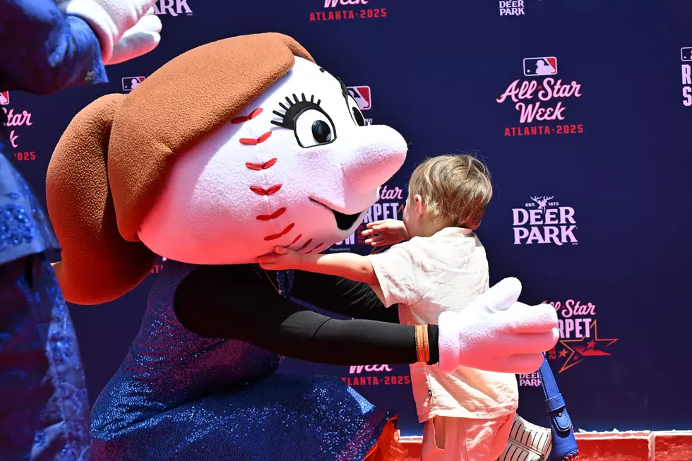 It's Official, Mrs. Met Has Now Made History