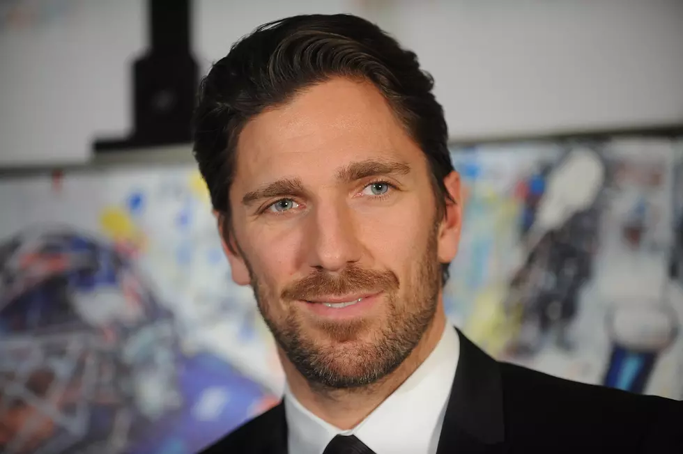 Lundqvist Staying In NY. Signs New Deal With Rangers