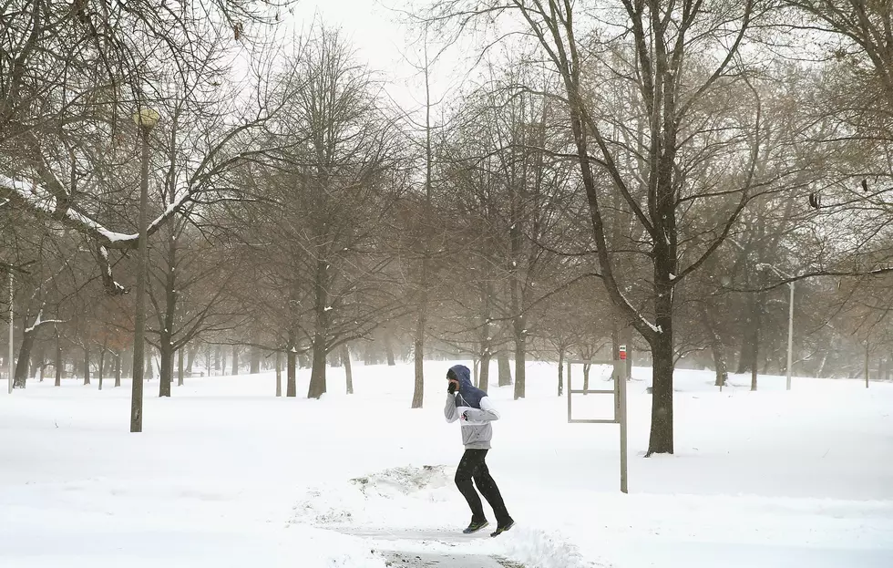 Runner Slips On Ice While On Live TV [VIDEO]