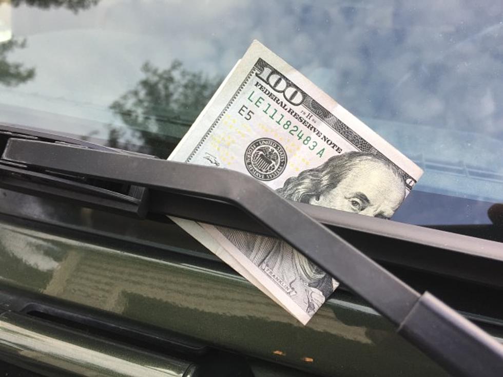 $100 Bill On Your Windshield? Do Not Get Out Of Your Car!