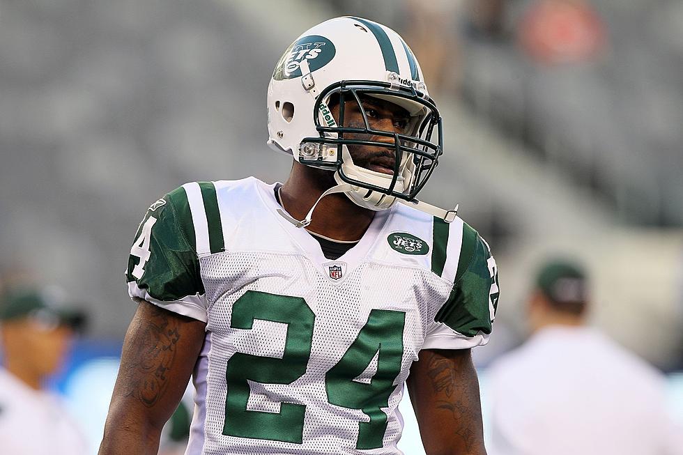 Darrelle Revis Returns To The New York Jets