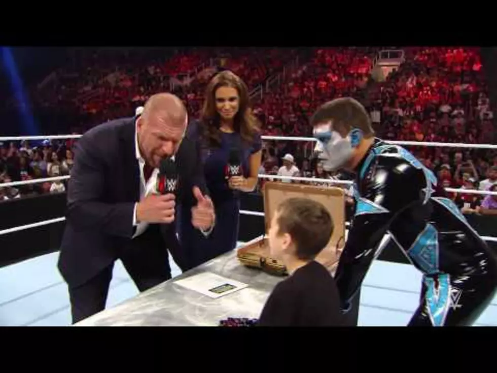 WWE Gives 8-Year Old Cancer Patient Contract [Video]