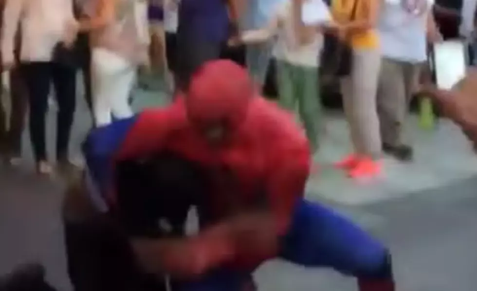 Times Square Spider-Man Beats Up Man Who Was Harassing People [VIDEO]