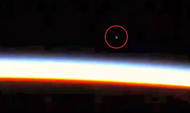 Did NASA Shut Down Live ISS Feed As UFO Enters Earth&#8217;s Atmosphere? [Video]