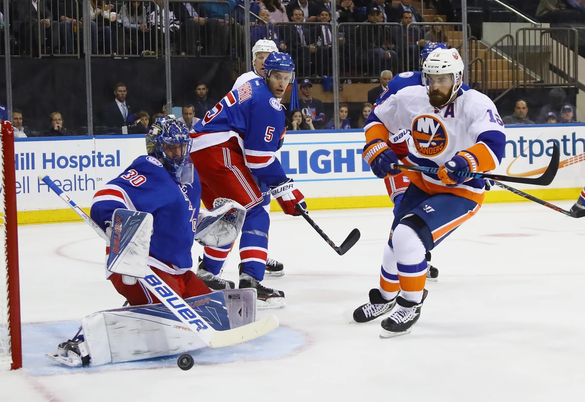 Rangers Beat Islanders in NHL Season Opener