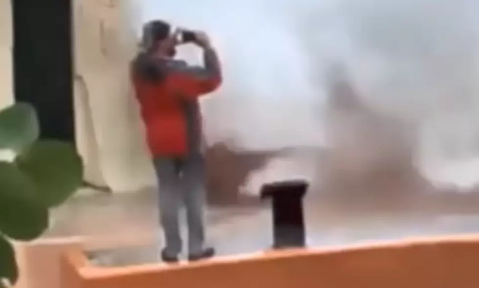 This is Why You Don&#8217;t Take Selfies During a Hurricane [VIDEO]