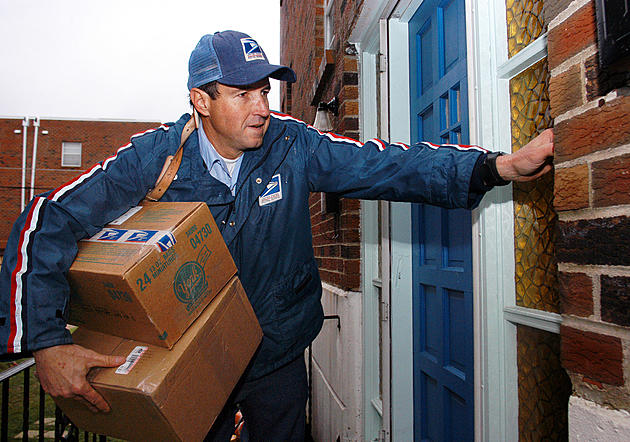 Don&#8217;t Give Local Mail Carriers Gift Cards or Tips This Year