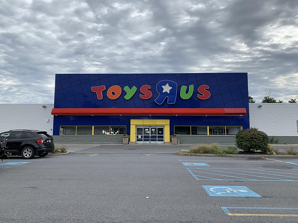 Toys 'R' Us Opens First New Location in Paramus