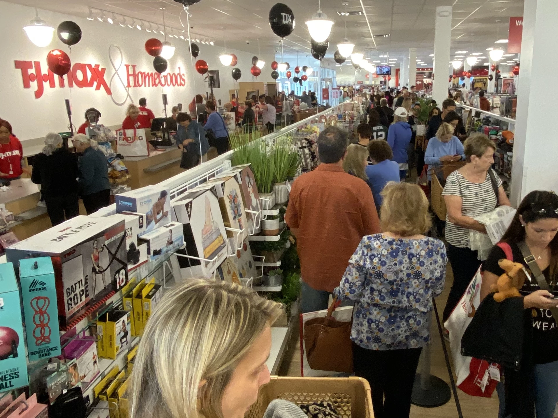 HomeGoods opens 21,000-square-foot location in Melville - Newsday